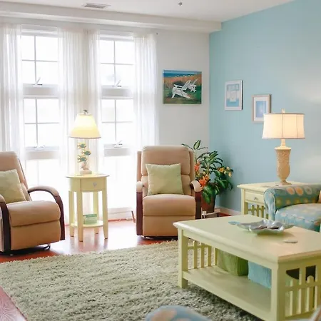Sojourn Beach Haven Sleeps 7 With Pool Near Beach